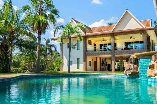 Capital O 916 Chill Chill D Pool Villa