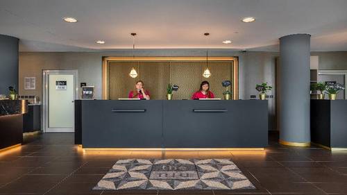 Holiday Inn - the niu, Ridge Halle Central Station