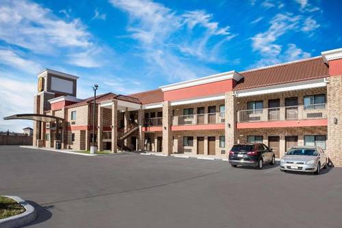 Super 8 By Wyndham Humble Fallcreek Houston