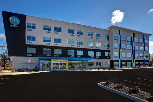 Tru by Hilton Alcoa Knoxville Airport