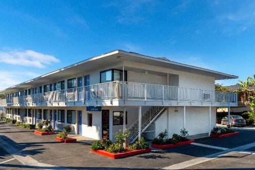 Motel 6 Santa Barbara, CA - State Street