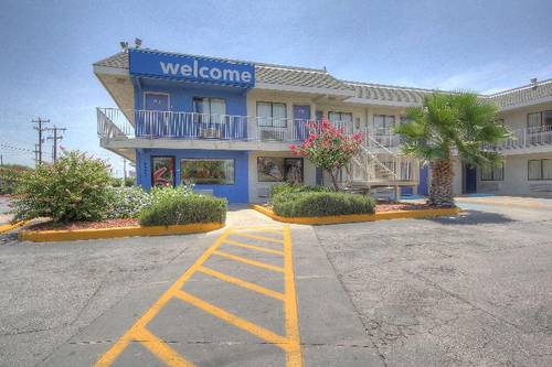 Motel 6 San Antonio, TX - Fort Sam Houston