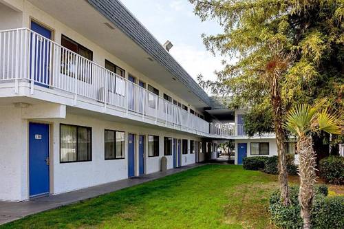 Motel 6 Porterville, CA
