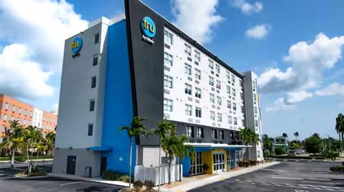Tru by Hilton Florida City