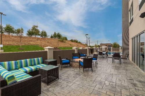 Holiday Inn Express and Suites Greenville - Taylor