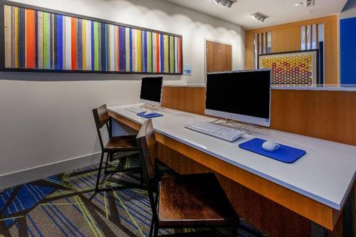 Holiday Inn Express & Suites Brunswick