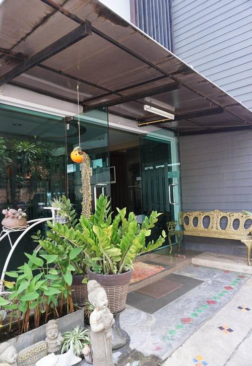 Puangpech Place