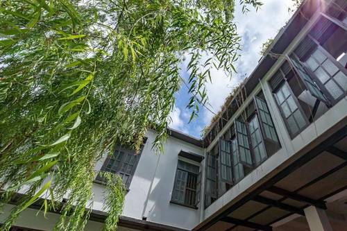Lyns Home Boutique Hostel