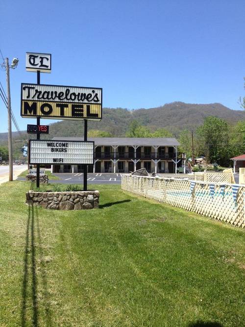 Travelowe's Motel