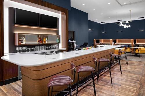 Courtyard By Marriott Lansing Downtown