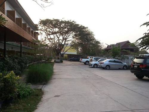 Baansakulpetch Hotel