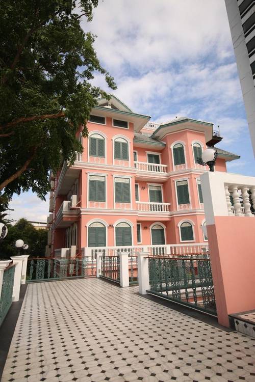 Hiranyakul House