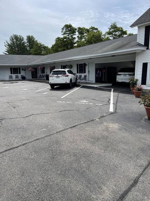 Colonial Motel