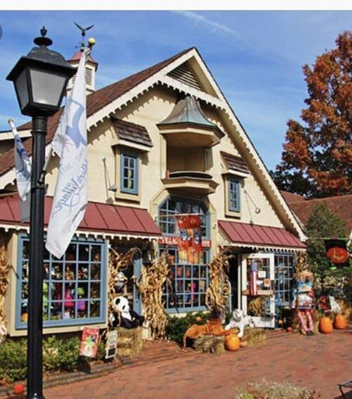 Mathis House, A Victorian Bed & Breakfast and Tea