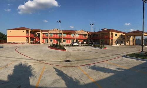 Scottish Inn & Suites - IAH Airport