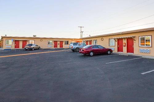 Motel 6 On Maple
