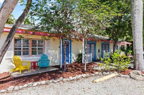 The Palmview And Sandpiper Inns