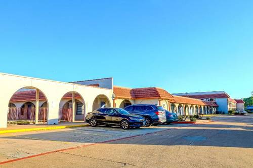 Motel 6 Longview, TX - North