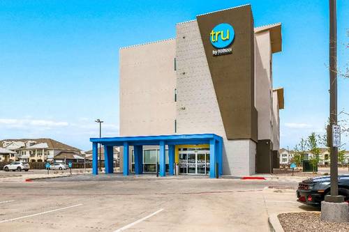 Tru by Hilton Midland