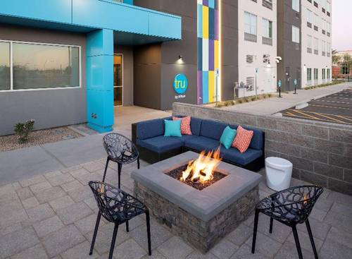 Tru by Hilton Phoenix Glendale Westgate