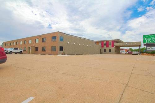 HomeTown Inn By OYO - Liberal, KS