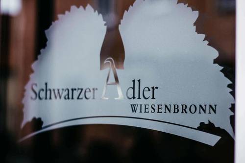 Landhotel & Weingasthof Schwarzer Adler