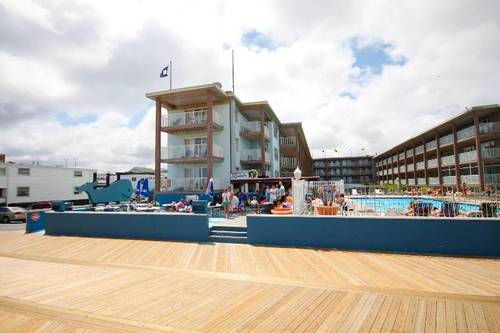 Flagship Oceanfront Hotel