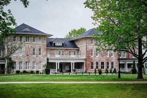 Inn At Carnall Hall