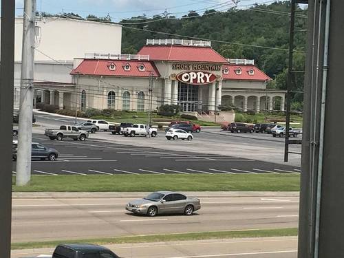 Pin Oak Parkway Inn