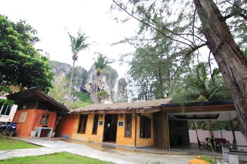 Baan Chao Mai Beach House