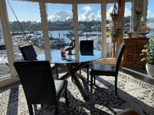 The Newport Belle, Riverboat B&B