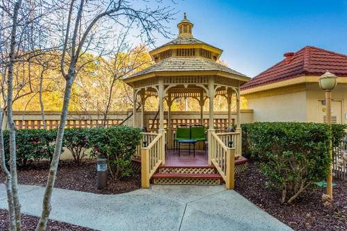 La Quinta Inn & Suites by Wyndham Raleigh Cary