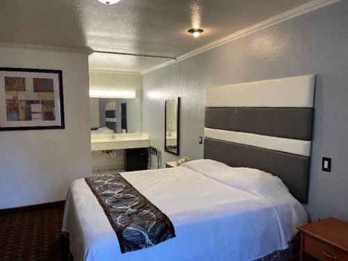 Hollywood Guest Inn