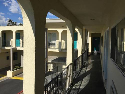 Anaheim Executive Inn & Suites