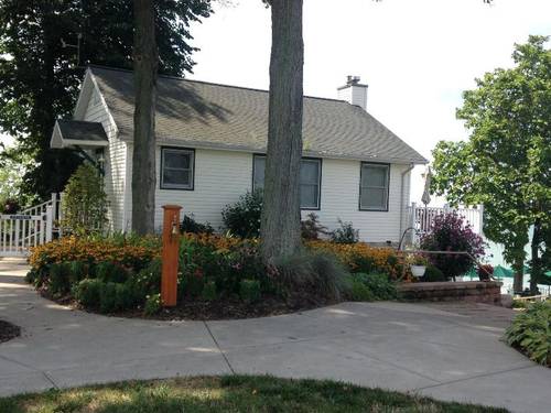 The Lakehouse Inn