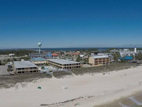 Buccaneer Inn