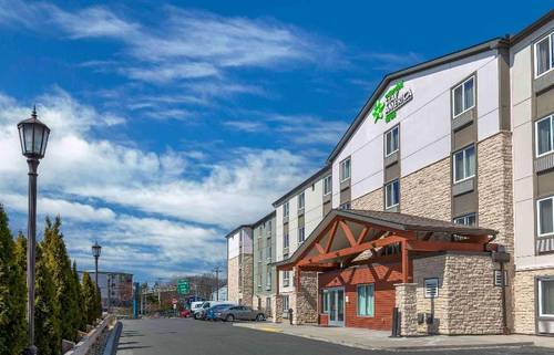 Woodspring Suites Boston North