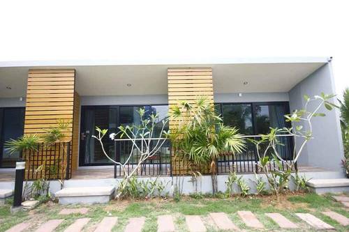 Phumi Resort by ZUZU
