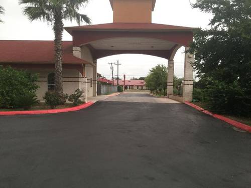 Luxury Inn And Suites Seaworld Lackland