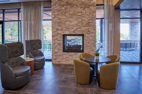 Courtyard By Marriott Petoskey At Victories Square