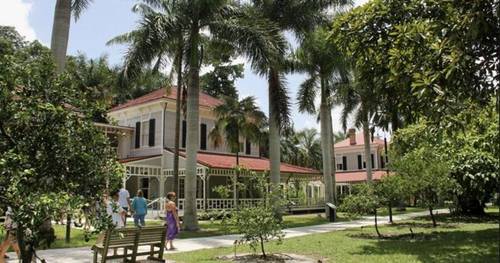 The Hibiscus House Bed And Breakfast