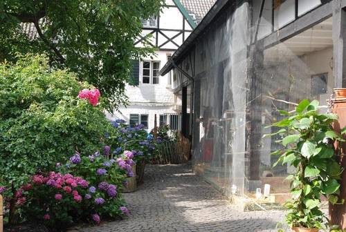 RheinRiver Guesthouse - Boutique Art Hotel am Rhei