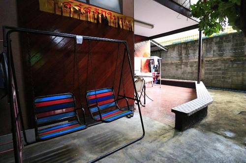 Anurak Guesthouse