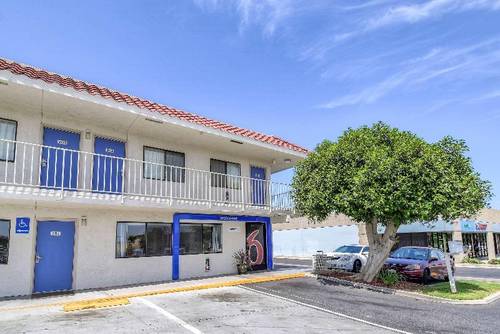 Motel 6 Corona, CA