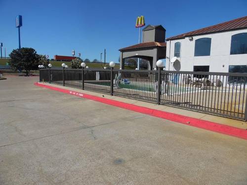 Motel 6 Ennis, TX