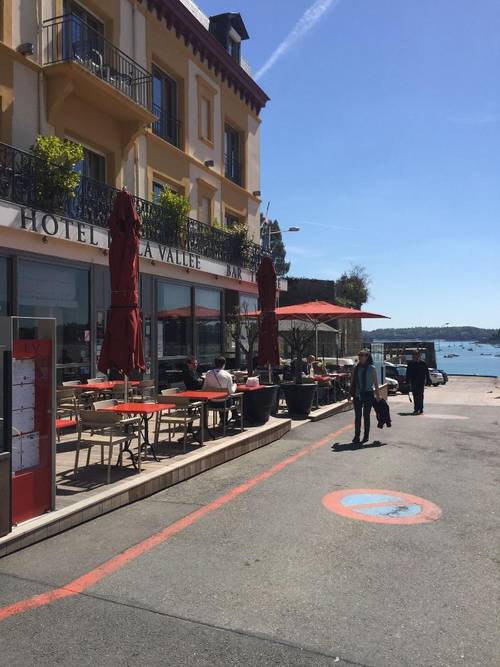 Hotel De La Vallee