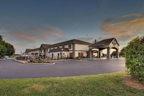 Wingfield Inn & Suites