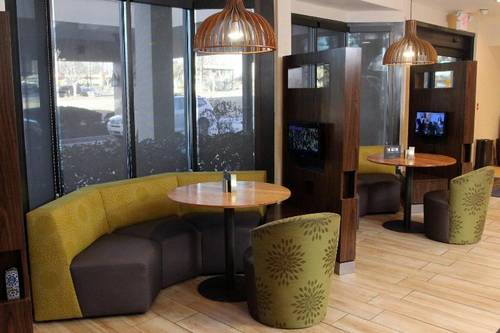 Courtyard By Marriott Atlanta Northlake
