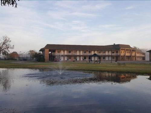 Lakeview Hotel