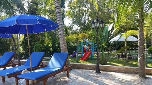 White At Sea Resort